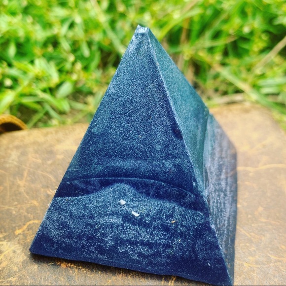 Mystery Pyramid Soy Wax Melts - Picture 2 of 8